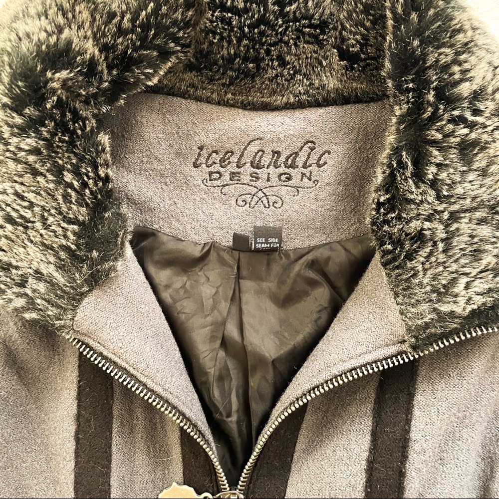 Icelandic Design Gray Wool Vest Women Size Small - Picture 16 of 16